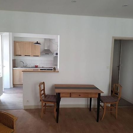 Agreable Appartement Lumineux Au Centre-Ville Oyonnax Luaran gambar