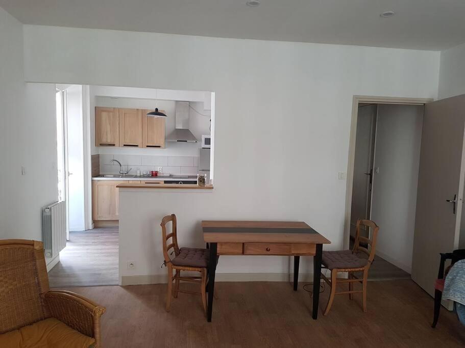 Agreable Appartement Lumineux Au Centre-Ville Oyonnax Luaran gambar